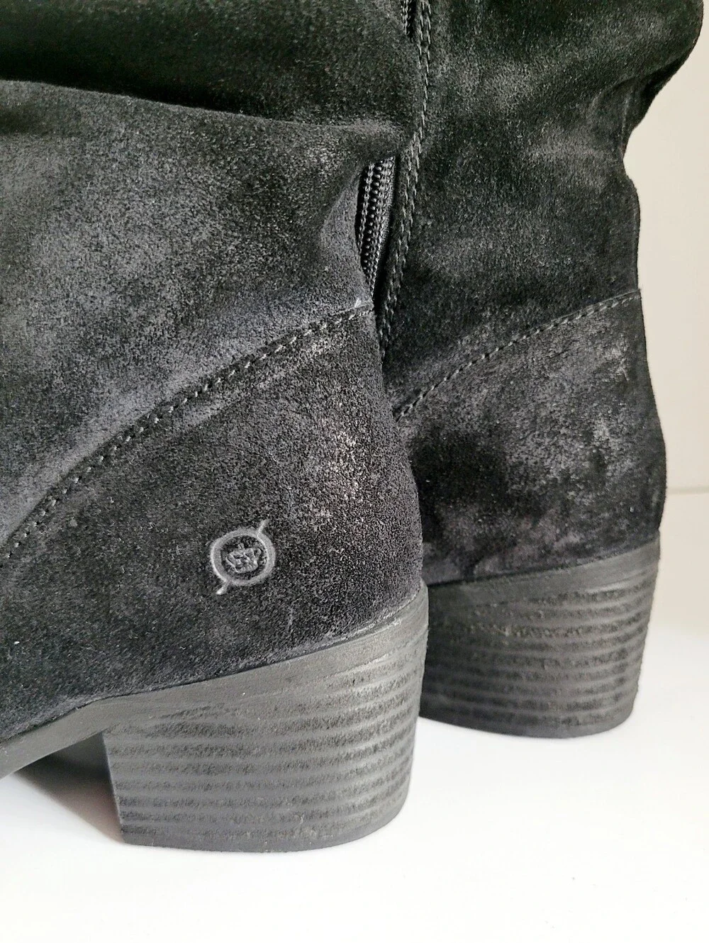Born chic black